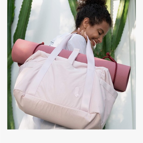 BagSmart Soft Pink Travel Bag - Picture 2 of 10